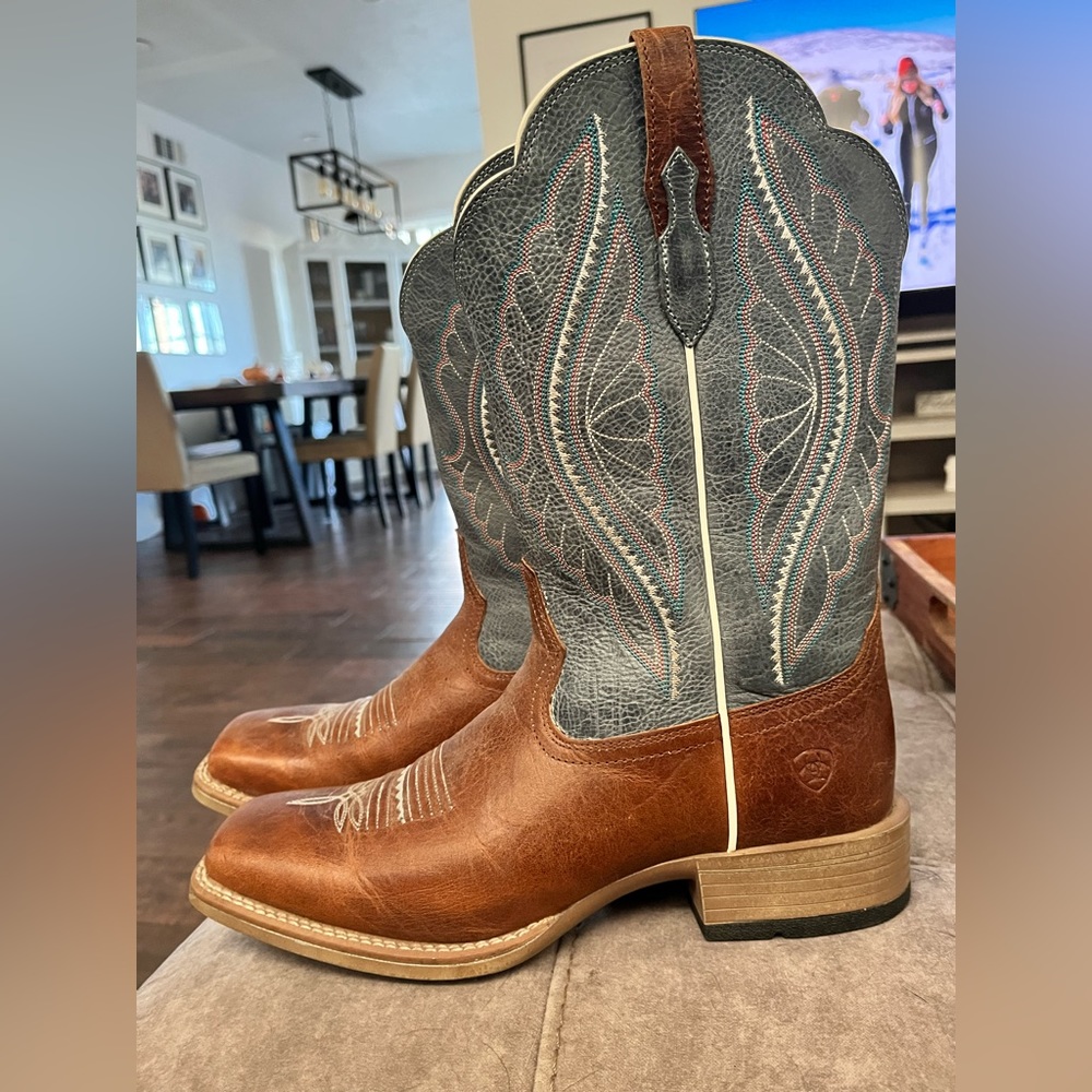 ARIAT Women’s Odessa square toe western boot